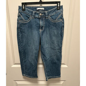 Lee Slender Secret Lower on the Waist capris size 8(medium)